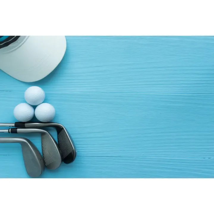 Fototapeta Zestaw Golfowy – Sportowa Dekoracja na Pole Golfowe – produkt