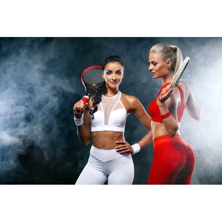 Fototapeta Dwie Tenisistki – Sportowa Rywalizacja na Kortach – produkt