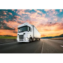 Fototapeta Ciężarówka – Transport Drogowy i Krajobraz Autostrady