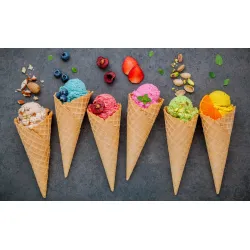 Fototapeta Kolorowe Lody W Wafelku – Słodki Motyw z Lodami Włoskimi