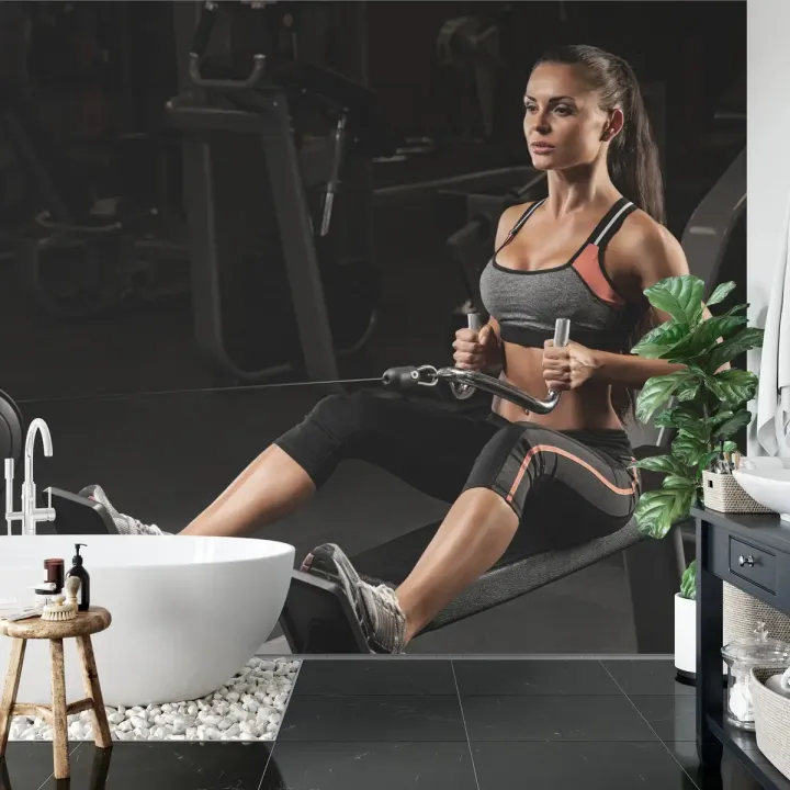 Fototapeta Kobieta Podczas – Trening Siłowy i Aktywność Fizyczna