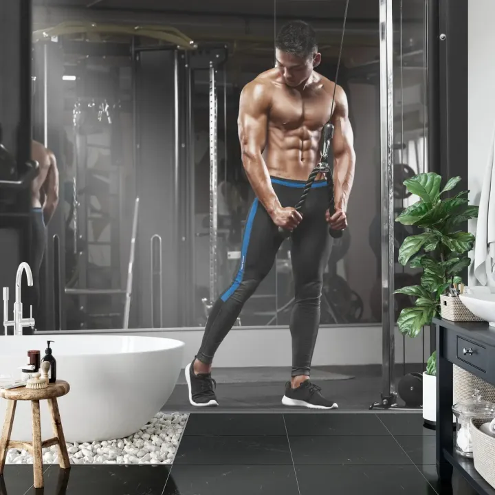 Fototapeta Muskularny Mężczyzna – Motywacja na Siłownię i Fitness