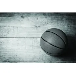 Fototapeta Piłka Koszykowa – Sportowa Energia na Drewnianym Boisku