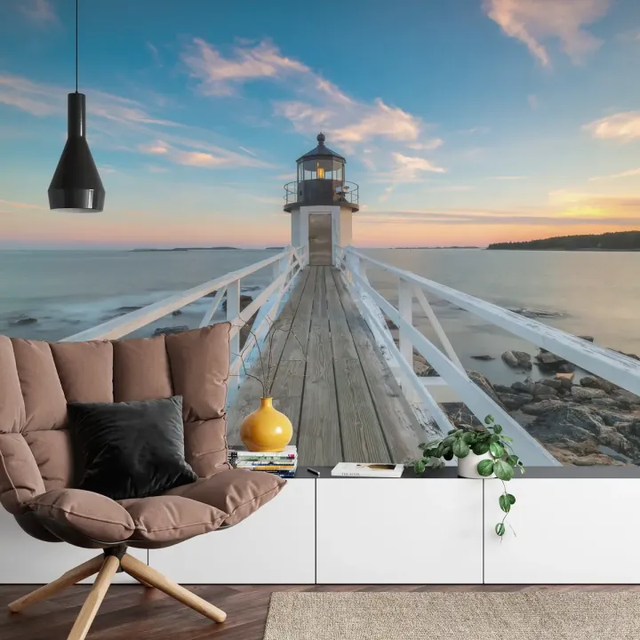 Fototapeta Pomost 3D – Latarnia Morska i Krajobraz Wybrzeża