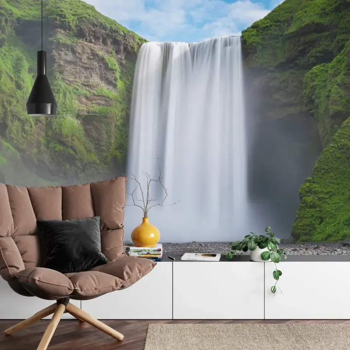 Fototapeta Wodospad Skógafoss – Islandzki Krajobraz z Mgłą i Skałami
