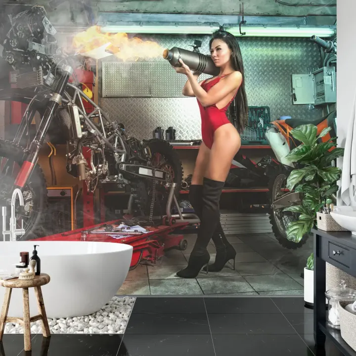 Fototapeta Kobieta z Palnikiem – Mechanika i Styl w Garażu