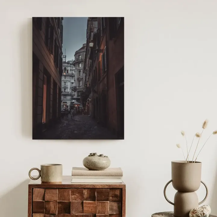 Plakat Nocny Spacer Po Rzymie – Zabytkowa Ulica i Lampiony – produkt