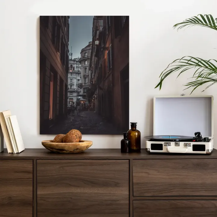 Plakat Nocny Spacer Po Rzymie – Zabytkowa Ulica i Lampiony
