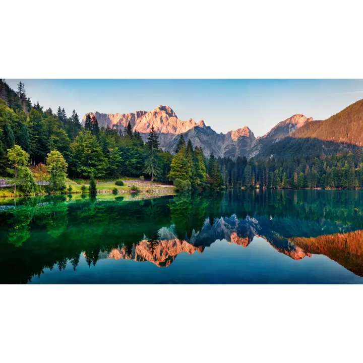 Fototapeta Jezioro Fusine – Wschód Słońca w Alpach Julijskich – produkt