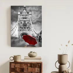 Plakat Czerwony Parasol – Tower Bridge w Deszczu