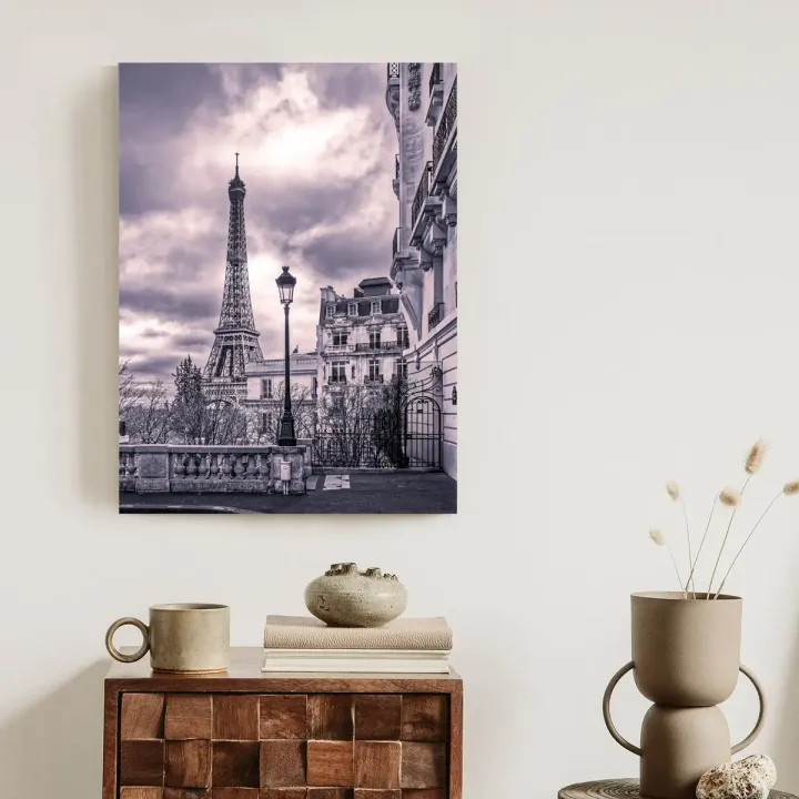 Plakat Paryż Wieża Eiffla – Architektura Paryża w Pochmurny Dzień
