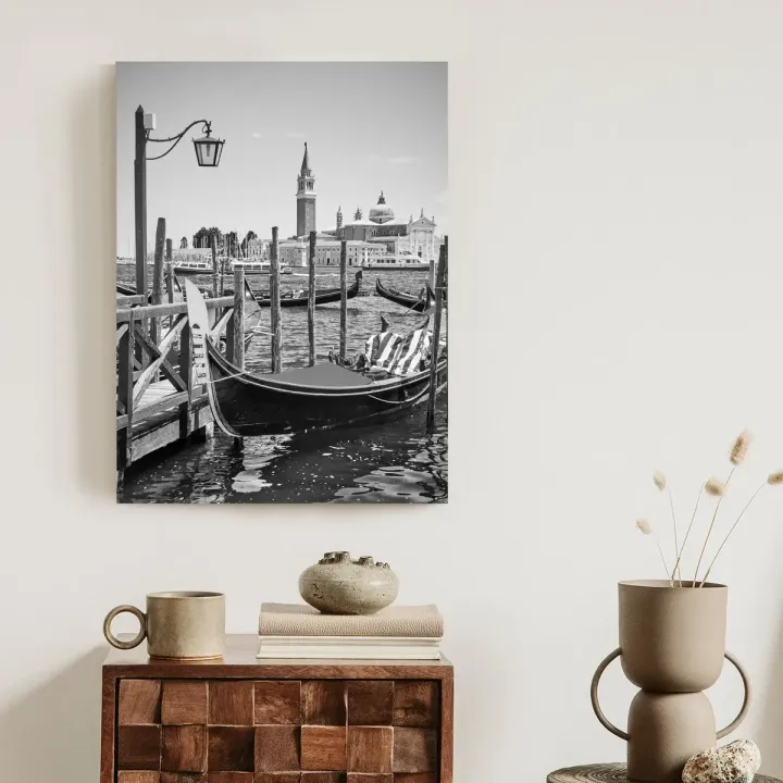 Plakat Wenecja – Gondola i Architektura Miejska w Czerni i Bieli