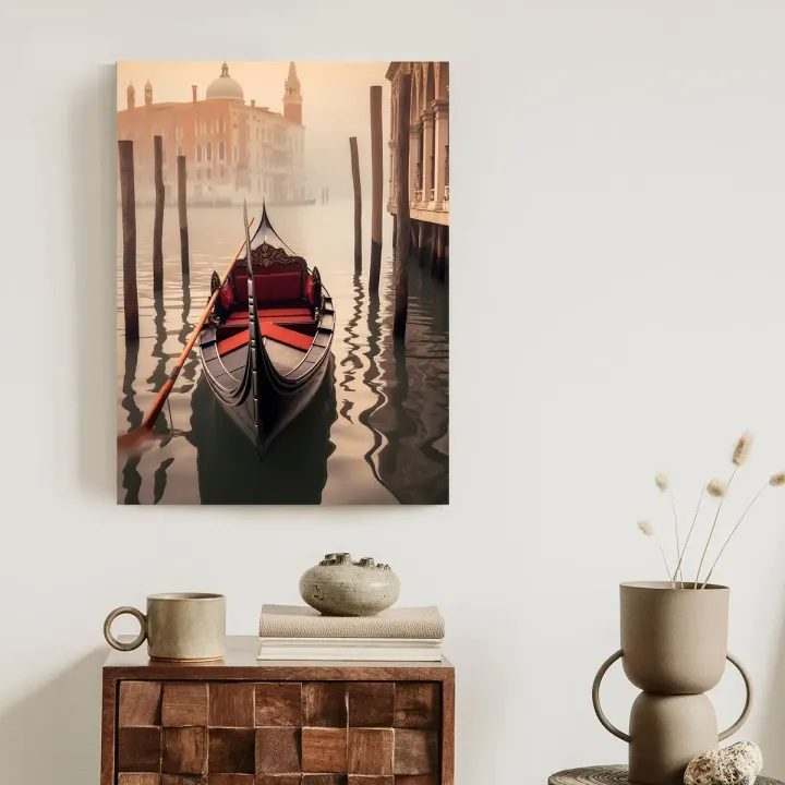 Plakat Wenecja – Gondola na Kanale w Mglistym Krajobrazie