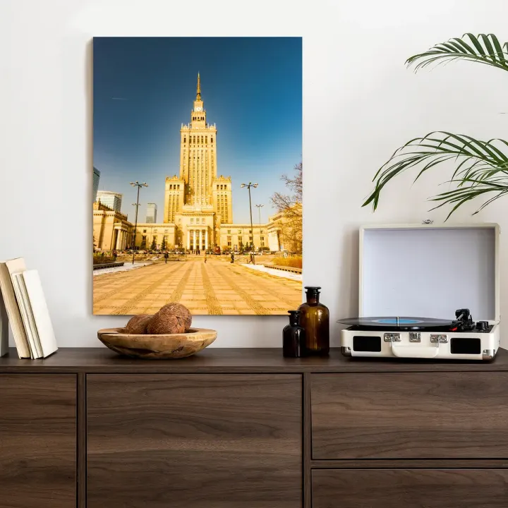 Plakat Pałac Kultury w Warszawie – Architektura Socrealistyczna na Tle Błękitnego Nieba