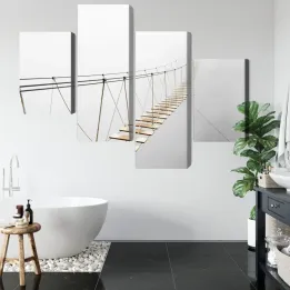 Obraz Wiszący Most We Mgle – Krajobraz Górski i Architektura