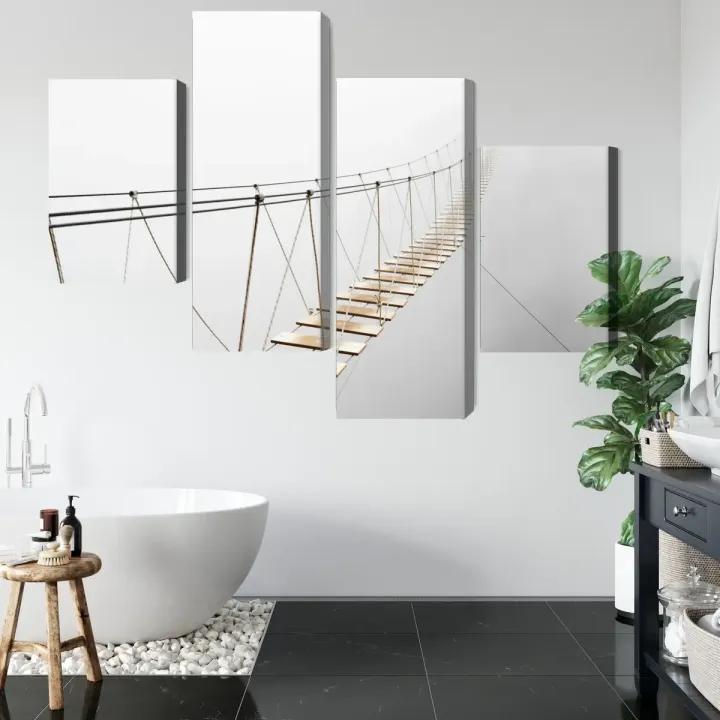 Obraz Wiszący Most We Mgle – Krajobraz Górski i Architektura