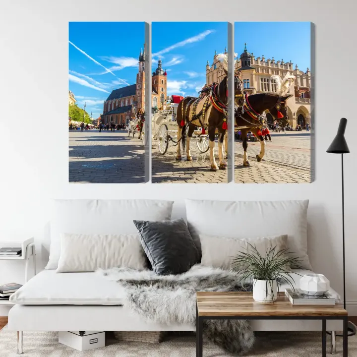 Obraz Wieloczęściowy Powozy Konne – Krakowski Rynek Główny i Kościół Mariacki