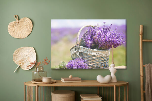 Obraz Na Płótnie Koszyk Z Kwiatami Lawendy - aranżacja mieszkania