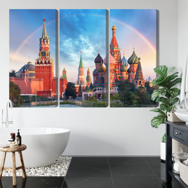 Obraz Wieloczęściowy Panorama Placu Czerwonego Z Kremlem I Soborem Wasyla Błogosławionego - aranżacja mieszkania
