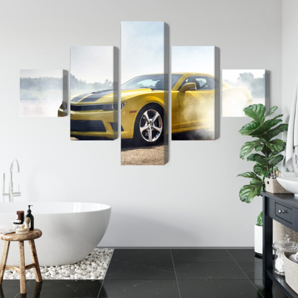 Obraz Wieloczęściowy 3D Dryfujący Żółty Samochód - aranżacja mieszkania