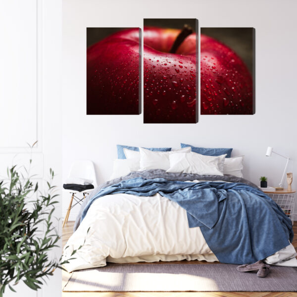 Obraz Wieloczęściowy Czerwone Jabłko W Skali Makro - wzór na obrazie