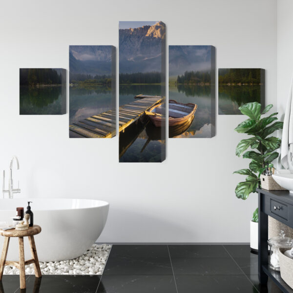 Obraz Wieloczęściowy Drewniany Most Nad Górskim Jeziorem 3D - aranżacja mieszkania