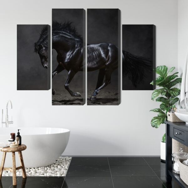 Obraz Wieloczęściowy Czarny Koń W Galopie - aranżacja mieszkania